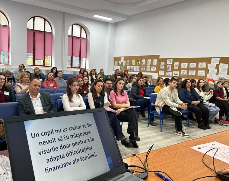 „Să iasă mai repede pe salariu”, o provocare în cabinetele consilierilor școlari. „Încercăm să găsim variante”