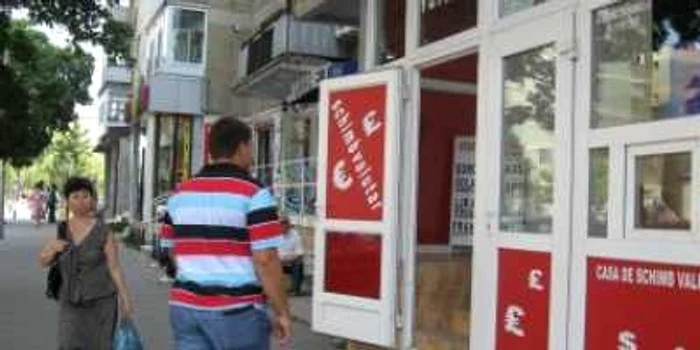 Slatina: Controale şi amenzi la bănci şi case de schimb