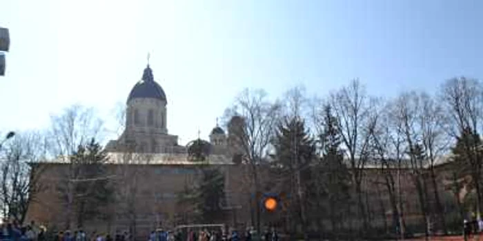 Colegiul „Gheorghe Vrănceanu“ din Bacău are trei elevi cu 10 pe linie FOTO Mircea Merticariu