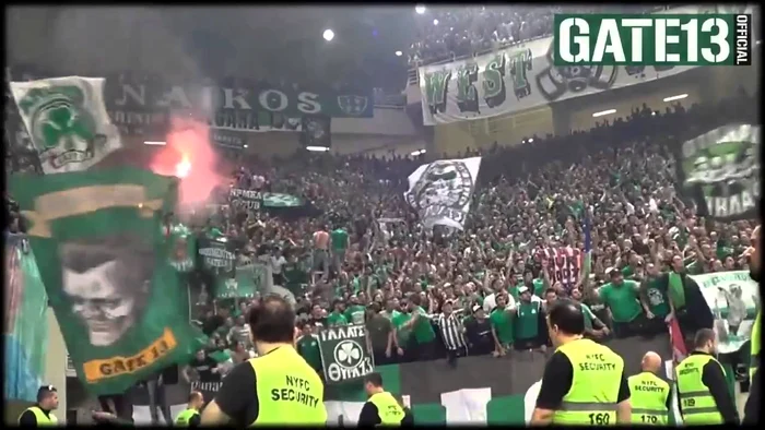 Fanii lui Panathinaikos au creat o atmosferă incendiară. Foto Gate13