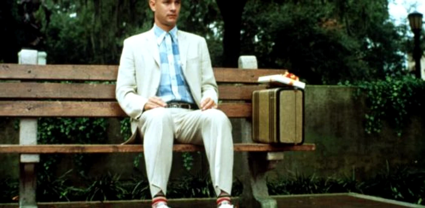 Tom Hanks într-o scenă din filmul Forrest Gump (1994)