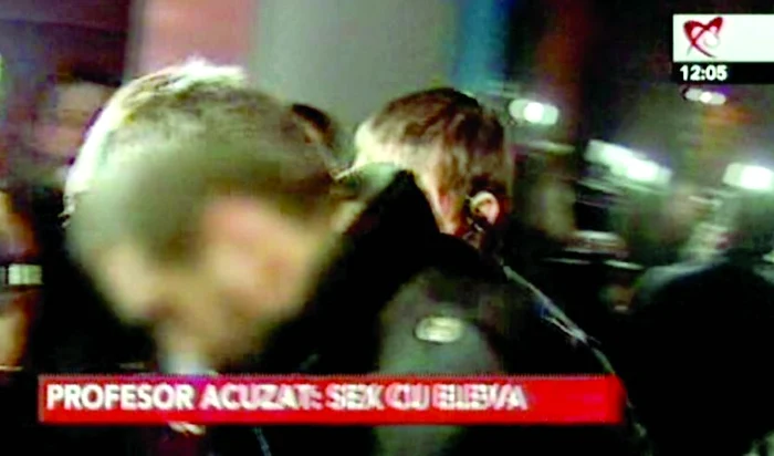 Vineri seara, profesorul  a fost reţinut pentru  24 de ore. Sâmbătă,  judecătorii l-au eliberat