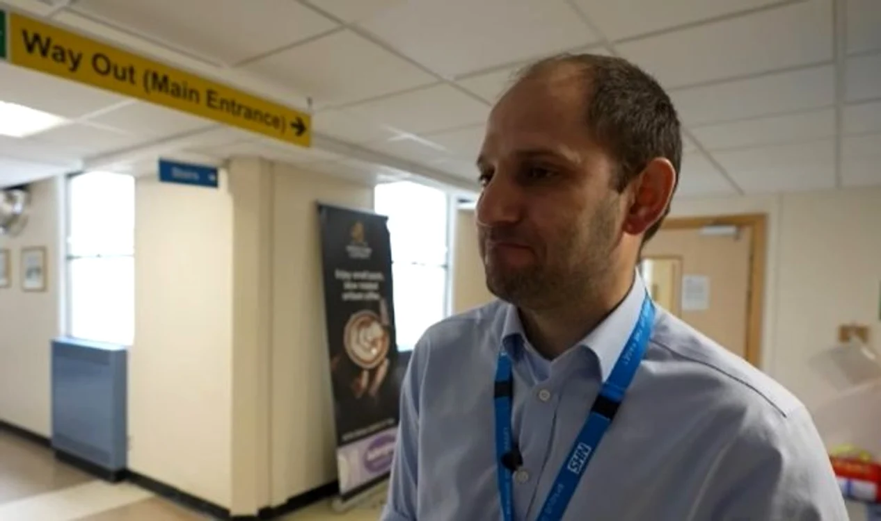 Andrei Moscalu este un medic extrem de aprociat în Marea Britanie FOTO: Pro TV