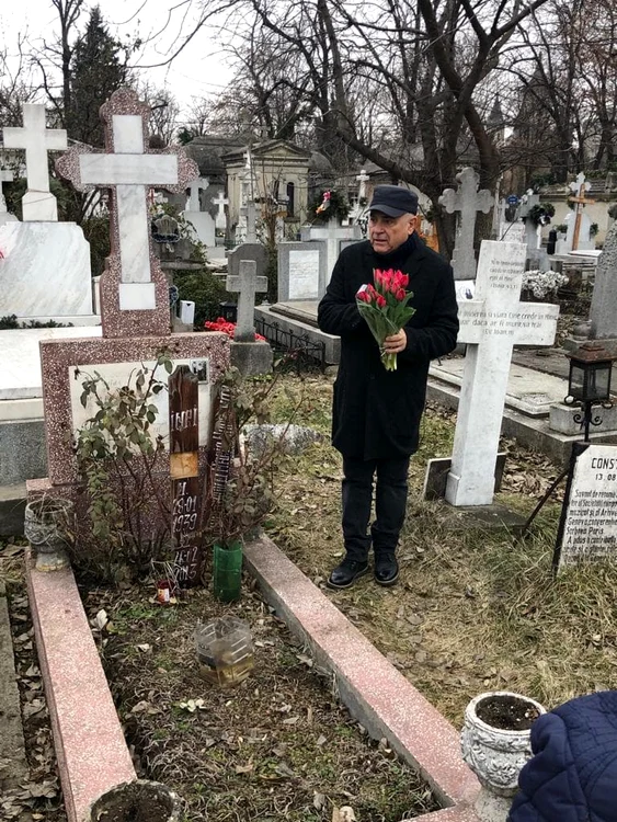 George Rotaru, cu flori la mormântul Naarghitei