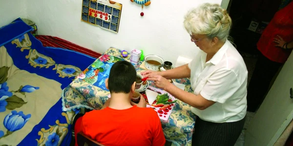 Un asistent maternal va trebui să se ocupe de mai mulţi copii