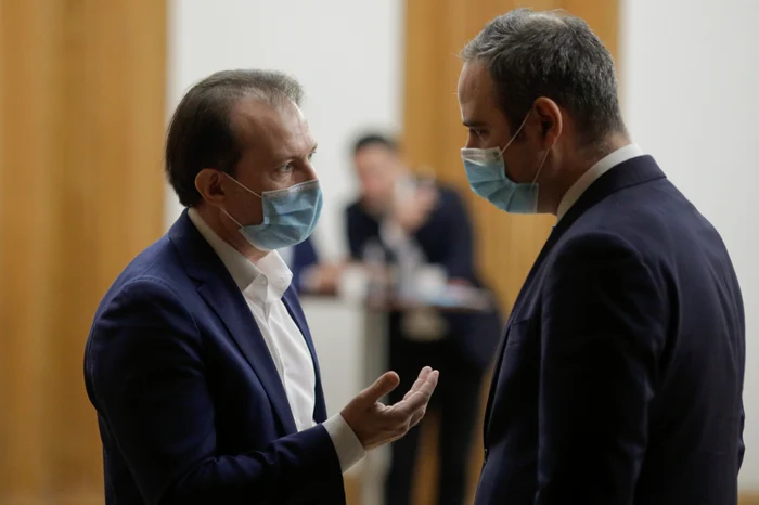 
    Florin Cîțu și ministru de Finanțe, Alexandru NazareInquam Photos / George Calin  