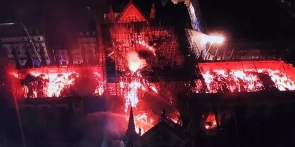 Notre Dame captură drona