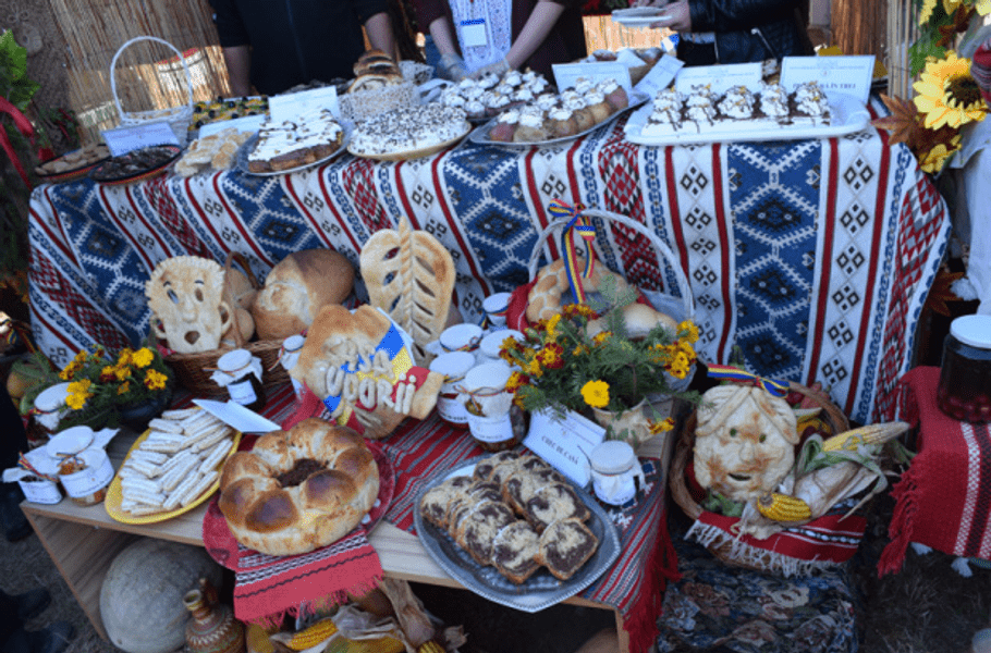 Spectacol cu bucate alese și muzică populară în Ialomița. Când are loc festivalul „La Casa Tudorii”