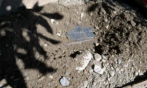 Coletele erau acoperite de traficanţi cu nisip şi cu pietriş jpeg