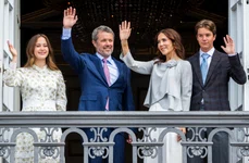 Regele Frederik al X lea al Danemarcei cu Regina Mary, Prințul Vincent și Prințesa Josephine, Foto GettyImages (1) jpg