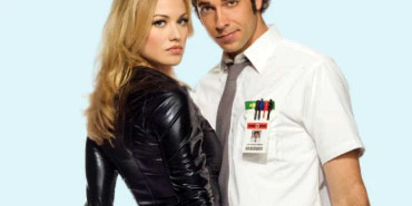 „Chuck“, tocilarul simpatic, e agent secret