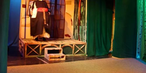 Spectacol la teatrul Aschiuţă