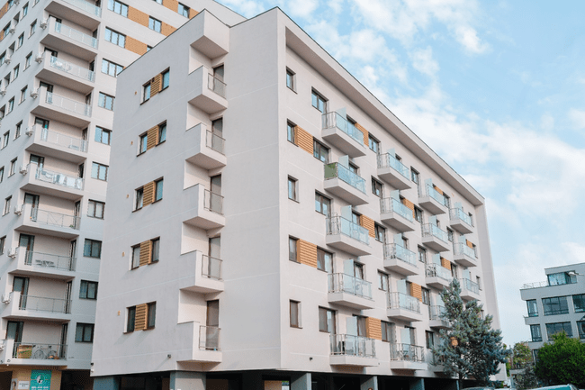 S-a mutat într-un bloc nou și a avut un șoc! Cum au reușit vecinii să îl scoată din minți: „Nesimțirea este la cote maxime”