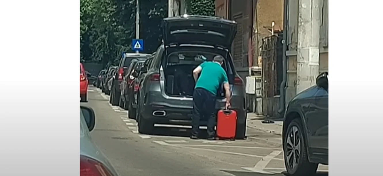  Câciu pleacă în vacanță cu bolidul de lux foto: captura video