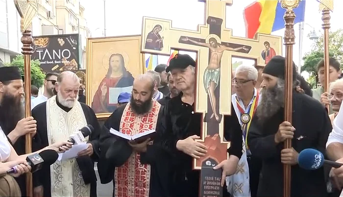 Gigi Becali, miting anti-LGBT pe Calea Victoriei FOTO Captură Youtube