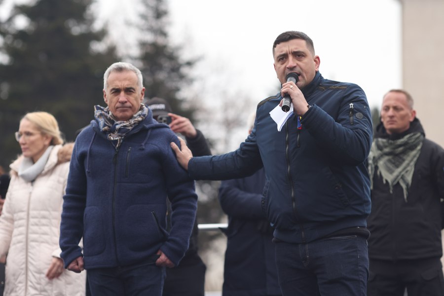 Scandal la Viena după întâlnirea lui George Simion cu președintele extremist al Parlamentului austriac: „Au fost oferite cadouri sau alte beneficii?”