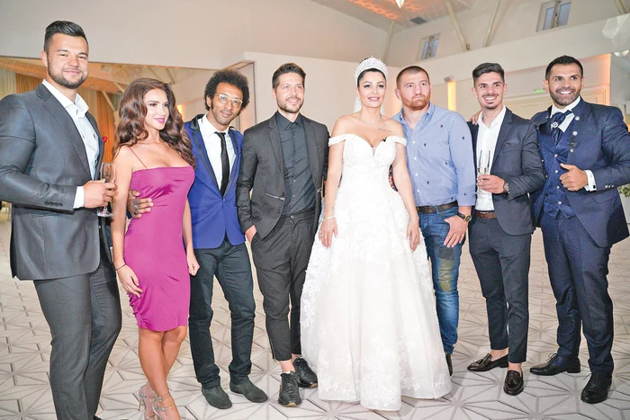 Doar o parte din  colegii de la “Fermă”  le-au fost alături