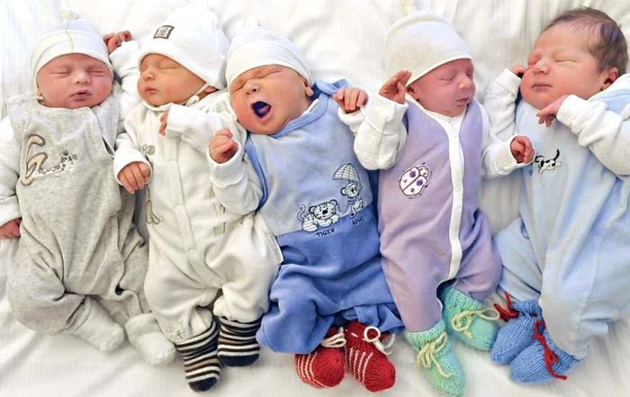 
    Potrivit sondajelor realizate pe criterii ştiinţifice, elveţienii sunt cei mai fericiţi şi cei mai sănătoşi pământeni  