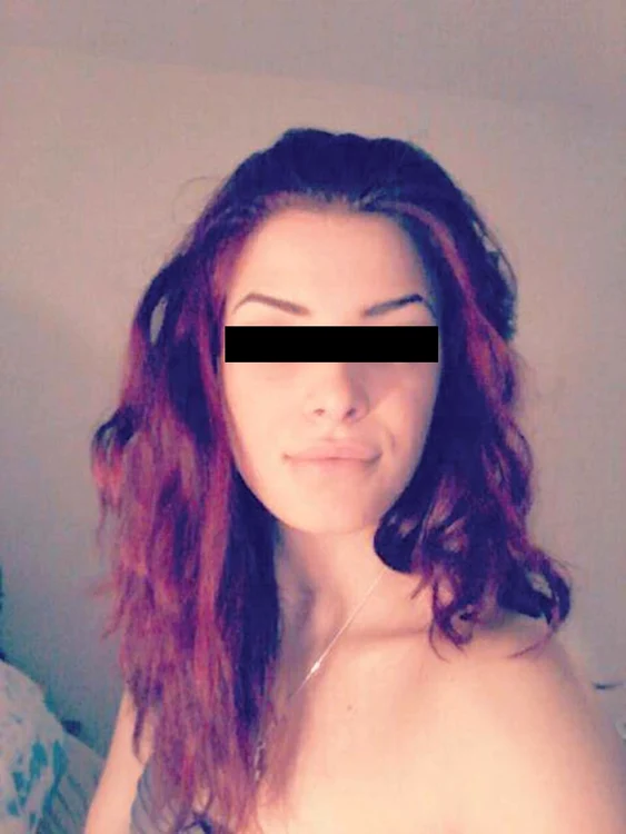 Ana Maria a fost lovită în cap cu o sticlă