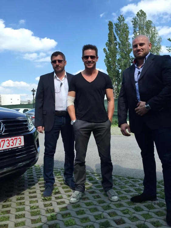 Felix Baumgartner a sosit în Româniaaccidentat la cotul drept