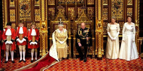 Regina Elizabeta alături de Printul Philip susţine discursul anual în faţa Camerei Comunelor a Parlamentului britanic. Foto Gettyimages