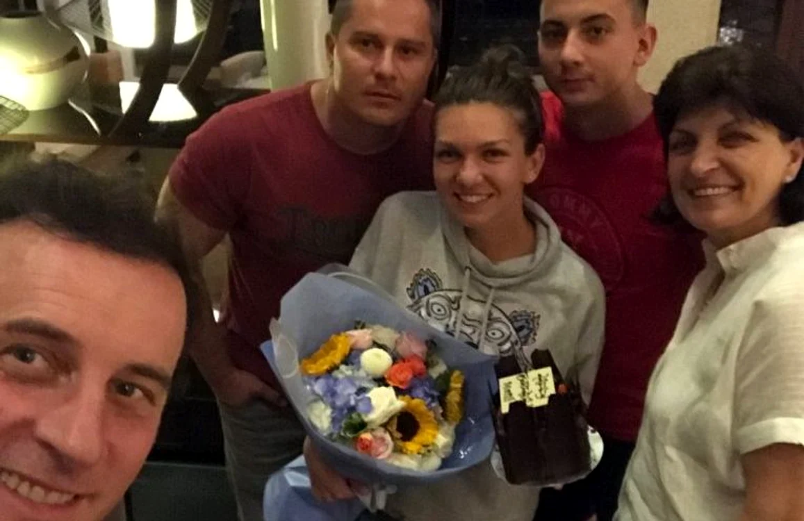 
    Simona Halep si-a aniversat ziua de nastere cu familia si mama ei la WuhanFOTO: Instagram  