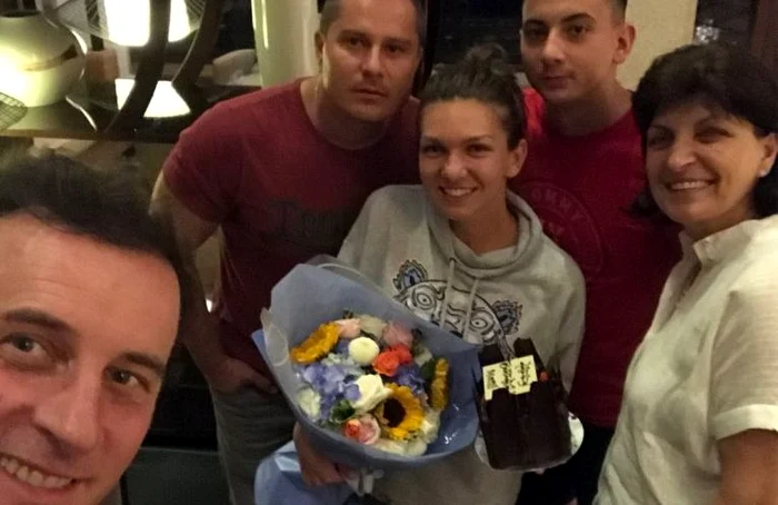 
    Simona Halep si-a aniversat ziua de nastere cu familia si mama ei la WuhanFOTO: Instagram  