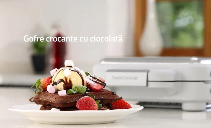 Gofre crocante cu ciocolată cu aparatul de vafe / gofre Breville VST072X 01 Sursă eMAG