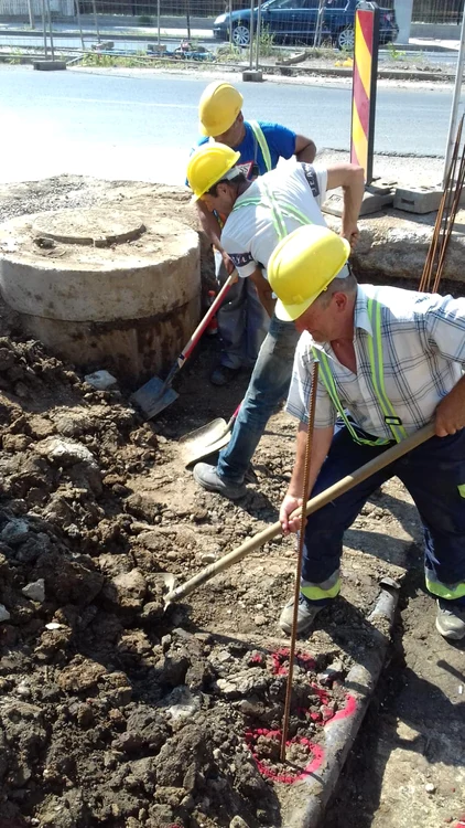 Programul muncitorilor e în două schimburi