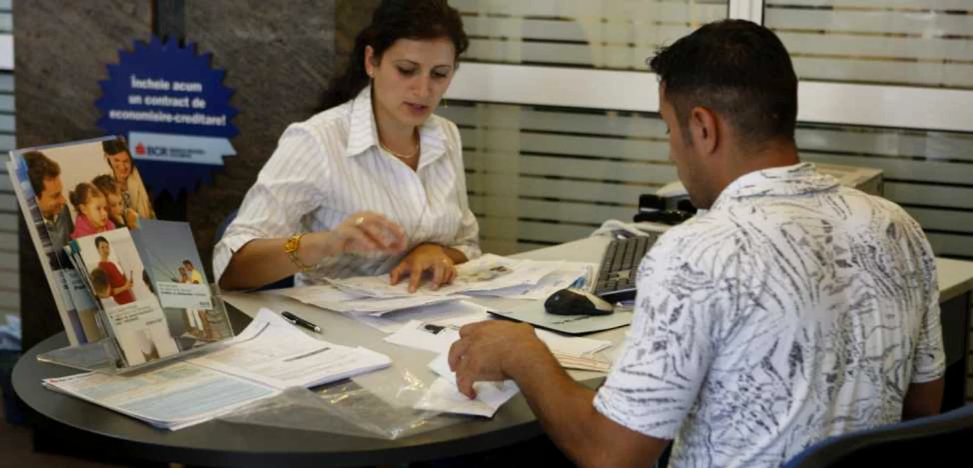 Creşterea soldului creditelor de consum a ajuns la nivelul înregistrat înaintea crizei economice FOTO