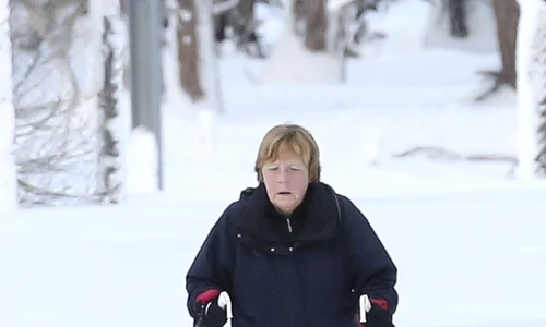 *EXCLUSIVE* Angela Merkel and Joachim Sauer enjoy a skiing trip in St Moritz **STRICTLY NO ONLINE UNTIL FURTHER NOTICE** jpeg