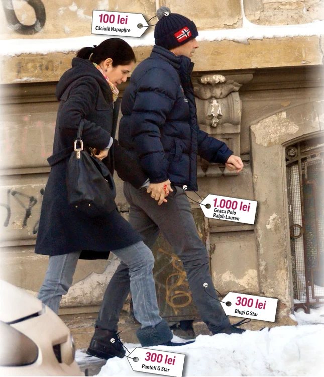 Fotoreporterii Click! l-au surprins pe Dan Negru alături de soţie pe Calea Victoriei