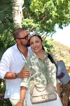 Andra şi Cătălin Măruţă au sărbătorit 17 ani de căsnicie (Nunta de ametist) în vacanţa din Marbella: FOTO: Facebook