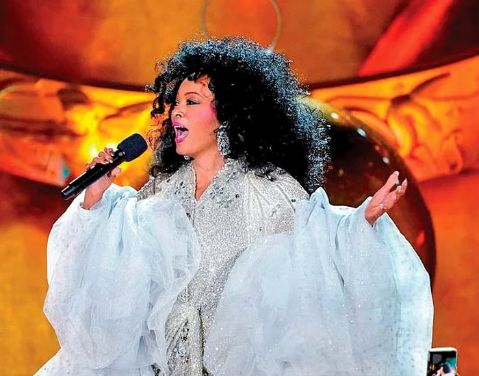 Diana Ross, 74 de ani, nu poate sta departe de scenă nici  în noaptea de Rev’