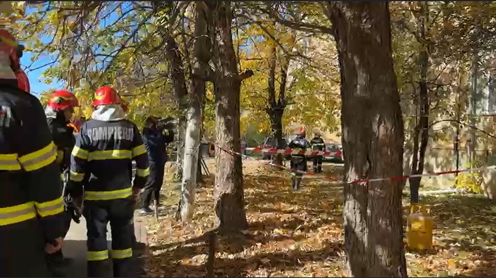 Explozie puternică într-un bloc din Timișoara, din cauza unei butelii. O persoană a suferit arsuri