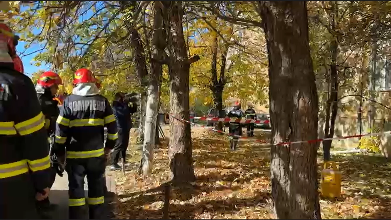 Zeci de locatari s-au autoevacuat în urma exploziei. FOTO: ISU Timiș