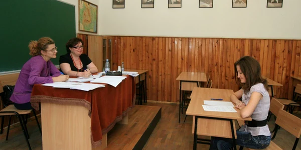 Spune-ne şi tu numele dascălului cu care te mândreşti!