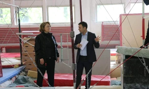 Mariana Bitang a inspectat noua sală alături de viceprim ministrul Vasile Daniel Suciu, Octavian Bellu, Mihai Covaliu, președintele COSR, Andreea Răducan, președintele FR de Gimnastică, și George Cosac, șeful CS Dinamo jpeg