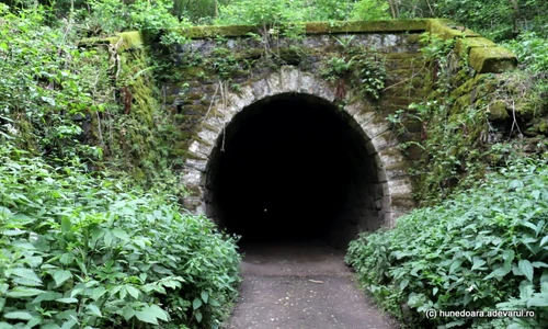 ramasitele miniere din jurul Hunedoarei funicular lacul teliuc tunel foto daniel guta adevarul