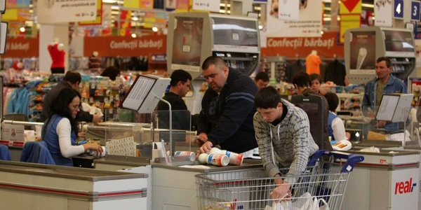 Braşovenii ar trebui să se grăbească la cumpărături. Foto: Arhivă