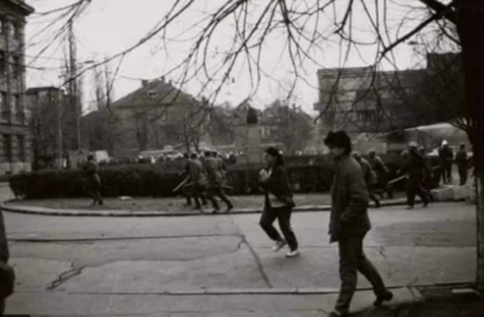 Revoluția din Timișoara Fotografii realizate de Ştefan Iordănescu în 17 decembrie 1989