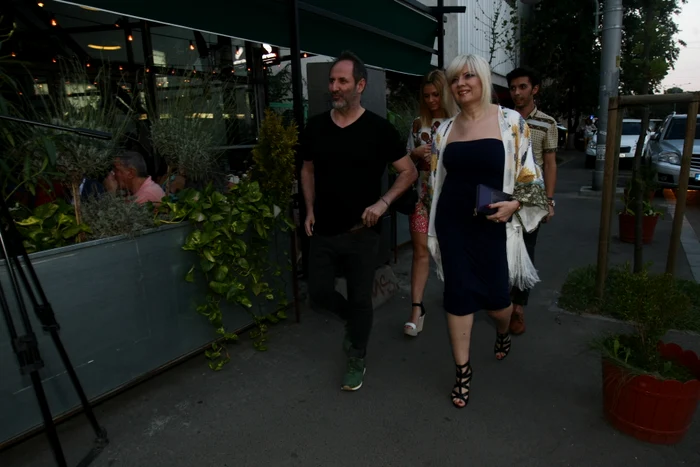 
    Catinca Roman, în drum spre lansarea organizată de Cătălin Botezatufoto: Dorin Constanda  