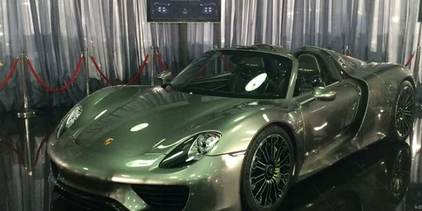 tiriac porsche 918 spyder foto porsche brand romania