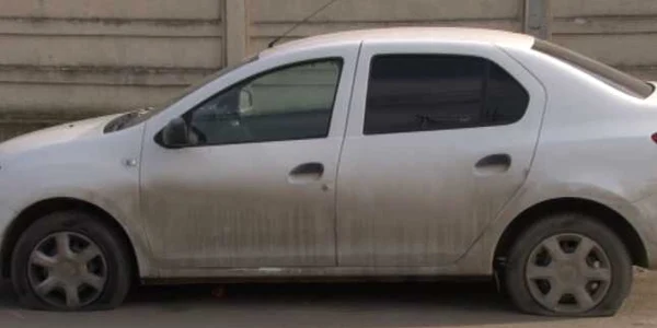 vandalizare cauciucuri taiate
