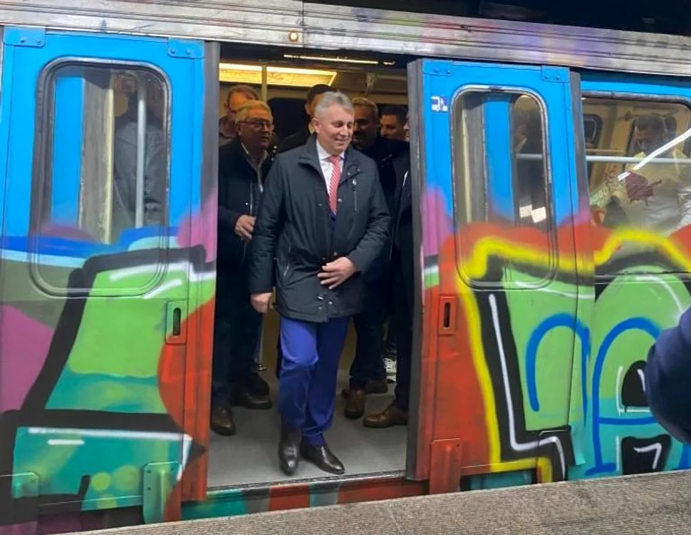 
    Ministrul Transporturilor, Lucian Bode, vrea ca metroul să circule în Drumul Taberei, în iunie    