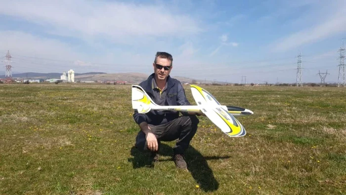 Dorin Petruţiu şi pasiunea sa pentru aeromodelism Foto: captura video youtube