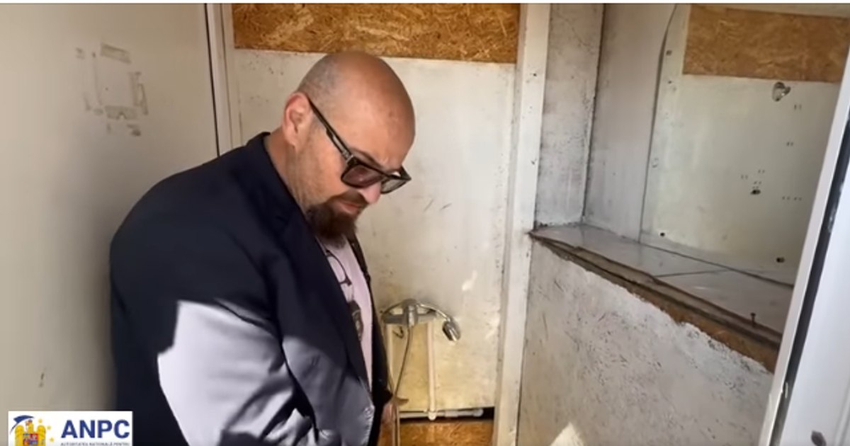 „Cocină! Ce se ascunde pe cearșaful ăsta, insectar?”. Piedone a dat amenzi pe litoral „Cocină! Ce se ascunde pe cearșaful ăsta, insectar?”. Piedone a dat amenzi pe litoral