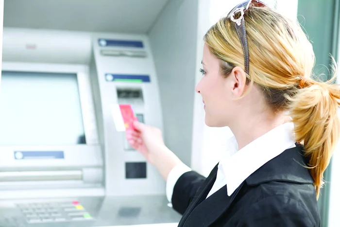 Anunţarea băncii în cel mai scurt timp conferă consumatorilor şi dreptul de a beneficia de prevederile legale favorabile