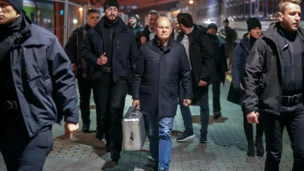 Olaf Scholz, vizită surpriză la Kiev după doi ani și jumătate. Ce aduce cancelarul german