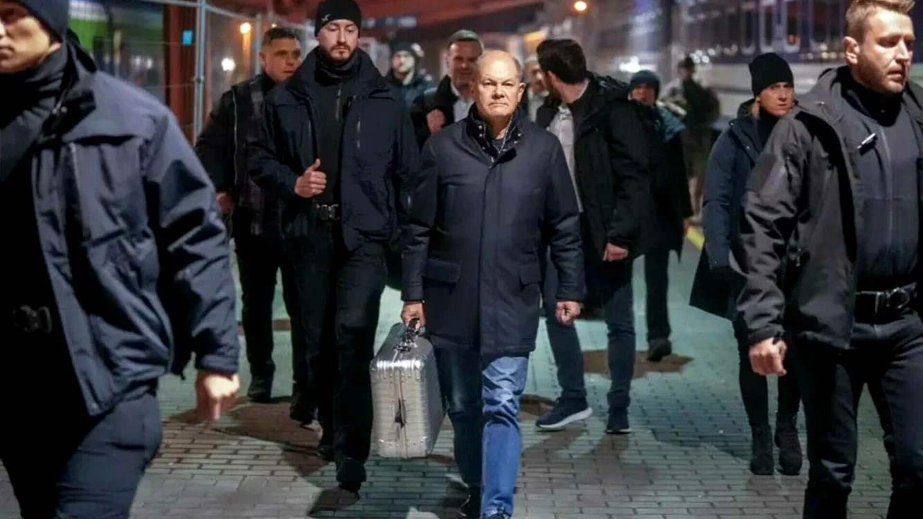 Olaf Kcholz la Kiev / FOTO:X Anton Gherașcenko